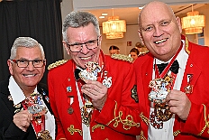 Empfang Toni I 2026-01-11 06  Empfang se. Tollität Prinz Toni I. - IEmpfang se. Tollität Prinz Toni I.
Im Steinhof in Huckingen bat traditionsgemäß einen Tag nach seiner Ernennung zum Prinz Karneval der Stadt Duisburg, Toni I. zum Empfang. Nicht nur Family and Friends und der HDK-Förderkreis kamen zum Gratulieren, sondern  Bastian I. und Steffen I. des KGK aus Moers. Ein buntes Rahmenprogramm, u. a. gestaltet von Duisburger Garde- und Showtänzen, rundeten den Abend ab. : DVPJ, no.6207 Press D, Toni I, Kinderprinz Juls I., Juls I., Prinzessin, Aileen I., Prinzessin Aileen I., HDK, Duisburg, Karneval, Helau, Tollität, Event, Session 2025, Session 2026, Hauptausschuss, Gemeinschaft, Hauptausschuss Karneval Duisburg, Duisburg ist echt