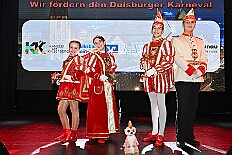 Empfang Toni I 2026-01-11 10  Empfang se. Tollität Prinz Toni I. - IEmpfang se. Tollität Prinz Toni I.
Im Steinhof in Huckingen bat traditionsgemäß einen Tag nach seiner Ernennung zum Prinz Karneval der Stadt Duisburg, Toni I. zum Empfang. Nicht nur Family and Friends und der HDK-Förderkreis kamen zum Gratulieren, sondern  Bastian I. und Steffen I. des KGK aus Moers. Ein buntes Rahmenprogramm, u. a. gestaltet von Duisburger Garde- und Showtänzen, rundeten den Abend ab. : DVPJ, no.6207 Press D, Toni I, Kinderprinz Juls I., Juls I., Prinzessin, Aileen I., Prinzessin Aileen I., HDK, Duisburg, Karneval, Helau, Tollität, Event, Session 2025, Session 2026, Hauptausschuss, Gemeinschaft, Hauptausschuss Karneval Duisburg, Duisburg ist echt