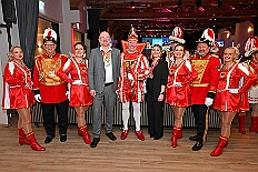 Empfang Toni I 2026-01-11 12  Empfang se. Tollität Prinz Toni I. - IEmpfang se. Tollität Prinz Toni I.
Im Steinhof in Huckingen bat traditionsgemäß einen Tag nach seiner Ernennung zum Prinz Karneval der Stadt Duisburg, Toni I. zum Empfang. Nicht nur Family and Friends und der HDK-Förderkreis kamen zum Gratulieren, sondern  Bastian I. und Steffen I. des KGK aus Moers. Ein buntes Rahmenprogramm, u. a. gestaltet von Duisburger Garde- und Showtänzen, rundeten den Abend ab. : DVPJ, no.6207 Press D, Toni I, Kinderprinz Juls I., Juls I., Prinzessin, Aileen I., Prinzessin Aileen I., HDK, Duisburg, Karneval, Helau, Tollität, Event, Session 2025, Session 2026, Hauptausschuss, Gemeinschaft, Hauptausschuss Karneval Duisburg, Duisburg ist echt