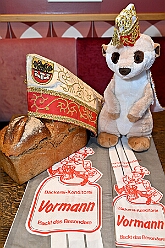 01 Prinzenbacken 2026-01-14 27  Prinzenbacken mit Klein und Groß - Im Karneval ist Tradition eng mit der Zahl „11“ verbunden. So fand auch in diesem Jahr das „Prinzenbacken“ zum elften mal statt. In der Bäckerei und Konditorei Vormann Im Schlenk sah man allen Beteiligten den Spass am Backen sichtlich an. Abends folgten wir dann noch der Einladung der CDU Ratsfraktion in Duisburger Rathaus. : DVPJ, no.6207 Press D, Toni I, Kinderprinz Juls I., Juls I., Prinzessin, Aileen I., Prinzessin Aileen I., HDK, Duisburg, Karneval, Helau, Tollität, Event, Session 2025, Session 2026, Hauptausschuss, Gemeinschaft, Hauptausschuss Karneval Duisburg, Duisburg ist echt