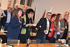 02 CDU  Rathaus 2026-01-14 11  Prinzenbacken mit Klein und Groß - Im Karneval ist Tradition eng mit der Zahl „11“ verbunden. So fand auch in diesem Jahr das „Prinzenbacken“ zum elften mal statt. In der Bäckerei und Konditorei Vormann Im Schlenk sah man allen Beteiligten den Spass am Backen sichtlich an. Abends folgten wir dann noch der Einladung der CDU Ratsfraktion in Duisburger Rathaus. : DVPJ, no.6207 Press D, Toni I, Kinderprinz Juls I., Juls I., Prinzessin, Aileen I., Prinzessin Aileen I., HDK, Duisburg, Karneval, Helau, Tollität, Event, Session 2025, Session 2026, Hauptausschuss, Gemeinschaft, Hauptausschuss Karneval Duisburg, Duisburg ist echt