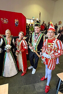 02 KiPrTreff Velbert 2026-01-17 11  Freitag und Samstag - Freitagabend waren wir auf der 3. karnevalistische Gemeinschaftsveranstaltung des Löschzuges 110 der Feuerwehr Duisburg und der Ehrengarde Blau-Weiß der Stadt Duisburg in der „Alten Feuerwache“.  Am Samstag begann unsere Tour mit dem 1. Kinderprinzentreffen der Stadt Velbert.  Danach dann in DU-Neumühl in das Agnesheim, wo die Rot-Weißen aus Hamborn ein Kinderkostümfest veranstalteten. Anschließend waren wir bei „Schlager trifft Karneval“ des MCV zu Gast. Als letztes ging es in den Steinhof in Huckingen zu „Lachen ist Gesund“, eine Veranstaltung der Duisburger Musketiere.