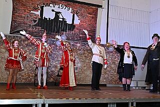 04 Schlager Karneval MCV 2026-01-17 11  Freitag und Samstag - Freitagabend waren wir auf der 3. karnevalistische Gemeinschaftsveranstaltung des Löschzuges 110 der Feuerwehr Duisburg und der Ehrengarde Blau-Weiß der Stadt Duisburg in der „Alten Feuerwache“.  Am Samstag begann unsere Tour mit dem 1. Kinderprinzentreffen der Stadt Velbert.  Danach dann in DU-Neumühl in das Agnesheim, wo die Rot-Weißen aus Hamborn ein Kinderkostümfest veranstalteten. Anschließend waren wir bei „Schlager trifft Karneval“ des MCV zu Gast. Als letztes ging es in den Steinhof in Huckingen zu „Lachen ist Gesund“, eine Veranstaltung der Duisburger Musketiere. : DVPJ, no.6207 Press D, Toni I, Kinderprinz Juls I., Juls I., Prinzessin, Aileen I., Prinzessin Aileen I., HDK, Duisburg, Karneval, Helau, Tollität, Event, Session 2025, Session 2026, Hauptausschuss, Gemeinschaft, Hauptausschuss Karneval Duisburg, Duisburg ist echt