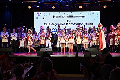 02 LebenshilfeSteinhof 2026-01-18 03  Kinderprinzentreffen und Lebenshilfe - Am Sonntagvormittag, 11.11 Uhr, 18.Januar, waren wir in Essen-Bredeney zum Kinderprinzentreffen des Festkomitees Essener Karneval. Von dort ging es in den Steinhof in Huckingen. Hier fand zum 15. Mal die restlos Ausverkaufte Integrative Karnevalssitzung mit Unterstützung des HDK statt. : DVPJ, no.6207 Press D, Toni I, Kinderprinz Juls I., Juls I., Prinzessin, Aileen I., Prinzessin Aileen I., HDK, Duisburg, Karneval, Helau, Tollität, Event, Session 2025, Session 2026, Hauptausschuss, Gemeinschaft, Hauptausschuss Karneval Duisburg, Duisburg ist echt