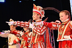 02 LebenshilfeSteinhof 2026-01-18 11  Kinderprinzentreffen und Lebenshilfe - Am Sonntagvormittag, 11.11 Uhr, 18.Januar, waren wir in Essen-Bredeney zum Kinderprinzentreffen des Festkomitees Essener Karneval. Von dort ging es in den Steinhof in Huckingen. Hier fand zum 15. Mal die restlos Ausverkaufte Integrative Karnevalssitzung mit Unterstützung des HDK statt. : DVPJ, no.6207 Press D, Toni I, Kinderprinz Juls I., Juls I., Prinzessin, Aileen I., Prinzessin Aileen I., HDK, Duisburg, Karneval, Helau, Tollität, Event, Session 2025, Session 2026, Hauptausschuss, Gemeinschaft, Hauptausschuss Karneval Duisburg, Duisburg ist echt