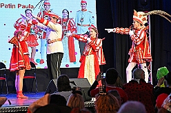 02 LebenshilfeSteinhof 2026-01-18 22  Kinderprinzentreffen und Lebenshilfe - Am Sonntagvormittag, 11.11 Uhr, 18.Januar, waren wir in Essen-Bredeney zum Kinderprinzentreffen des Festkomitees Essener Karneval. Von dort ging es in den Steinhof in Huckingen. Hier fand zum 15. Mal die restlos Ausverkaufte Integrative Karnevalssitzung mit Unterstützung des HDK statt. : DVPJ, no.6207 Press D, Toni I, Kinderprinz Juls I., Juls I., Prinzessin, Aileen I., Prinzessin Aileen I., HDK, Duisburg, Karneval, Helau, Tollität, Event, Session 2025, Session 2026, Hauptausschuss, Gemeinschaft, Hauptausschuss Karneval Duisburg, Duisburg ist echt