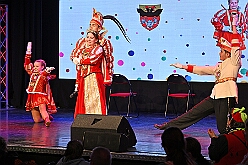 02 LebenshilfeSteinhof 2026-01-18 23  Kinderprinzentreffen und Lebenshilfe - Am Sonntagvormittag, 11.11 Uhr, 18.Januar, waren wir in Essen-Bredeney zum Kinderprinzentreffen des Festkomitees Essener Karneval. Von dort ging es in den Steinhof in Huckingen. Hier fand zum 15. Mal die restlos Ausverkaufte Integrative Karnevalssitzung mit Unterstützung des HDK statt. : DVPJ, no.6207 Press D, Toni I, Kinderprinz Juls I., Juls I., Prinzessin, Aileen I., Prinzessin Aileen I., HDK, Duisburg, Karneval, Helau, Tollität, Event, Session 2025, Session 2026, Hauptausschuss, Gemeinschaft, Hauptausschuss Karneval Duisburg, Duisburg ist echt