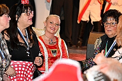 02 LebenshilfeSteinhof 2026-01-18 38  Kinderprinzentreffen und Lebenshilfe - Am Sonntagvormittag, 11.11 Uhr, 18.Januar, waren wir in Essen-Bredeney zum Kinderprinzentreffen des Festkomitees Essener Karneval. Von dort ging es in den Steinhof in Huckingen. Hier fand zum 15. Mal die restlos Ausverkaufte Integrative Karnevalssitzung mit Unterstützung des HDK statt. : DVPJ, no.6207 Press D, Toni I, Kinderprinz Juls I., Juls I., Prinzessin, Aileen I., Prinzessin Aileen I., HDK, Duisburg, Karneval, Helau, Tollität, Event, Session 2025, Session 2026, Hauptausschuss, Gemeinschaft, Hauptausschuss Karneval Duisburg, Duisburg ist echt