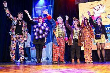 Volksbank 2026-01-22 10  Bei der Volksbank - Im Steinhof in Huckingen veranstaltete die Volksbank Rhein-Ruhr wie im jedem Jahr ihre Karnevalssitzung. Wir, die Kinderprinzencrew, durften wiedermal unser Programm zeigen neben all dem großen Aufgebot aus Köln. : DVPJ, STEFFI Sinz, Toni I, Kinderprinz Juls I., Juls I., Prinzessin, Aileen I., Prinzessin Aileen I., HDK, Duisburg, Karneval, Helau, Tollität, Event, Session 2025, Session 2026, Hauptausschuss, Gemeinschaft, Hauptausschuss Karneval Duisburg, Duisburg ist echt
