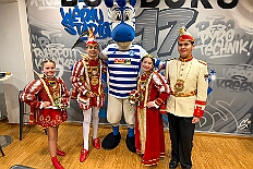 02 MSV SchauinslandArena 2026-01+2411  Tour vom 23. bis 24. Januar - Am Freitag Abend waren wir zur Piratesause 2.0 „Karneval meets Mallorca“. Am nächsten Tag war der erste Termin in der Schauinsland-Reisen-Arena, vor der Begegnung MDV vs. Jahn Regensburg. Danach ging es zur „Jeckenparty“ der Meidericher Jecken. Zurück dann in die City zur Falkstarße, „Prunksitzung“ des Sonnigen Südens. Auf der anderen Rheinseite besuchten wir danach den „Kostünball“ der KG Baerl, obwohl es fast ein Heimspiel war. Zu guter letzt dann zur Überraschung dann zur „Karnevalssitzung“ der Rot-Weißen  Alt-Walsum in die Stadthalle in Walsum.