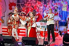 06 Karnevalss RW Walsung 2026-01-24 03  Tour vom 23. bis 24. Januar - Am Freitag Abend waren wir zur Piratesause 2.0 „Karneval meets Mallorca“. Am nächsten Tag war der erste Termin in der Schauinsland-Reisen-Arena, vor der Begegnung MDV vs. Jahn Regensburg. Danach ging es zur „Jeckenparty“ der Meidericher Jecken. Zurück dann in die City zur Falkstarße, „Prunksitzung“ des Sonnigen Südens. Auf der anderen Rheinseite besuchten wir danach den „Kostünball“ der KG Baerl, obwohl es fast ein Heimspiel war. Zu guter letzt dann zur Überraschung dann zur „Karnevalssitzung“ der Rot-Weißen  Alt-Walsum in die Stadthalle in Walsum.