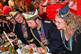 HDK JeckUnterStrom 2026- 28 10  Erst wir - dann Köln - Der kölsche Karneval gab sich im Kultur- und Bürgerzentrum Duisburg-Süd Steinhof Huckingen e.V. die Klinke in die Hand. Wir, mit Prinz Toni I., vertraten standesgemäß den Duisburger Karneval bei der dritten Auflage von „Jeck unter Strom“. : DVPJ, Toni I, Kinderprinz Juls I., Juls I., Prinzessin, Aileen I., Prinzessin Aileen I., HDK, Duisburg, Karneval, Helau, Tollität, Event, Session 2025, Session 2026, Hauptausschuss, Gemeinschaft, Hauptausschuss Karneval Duisburg, Duisburg ist echt