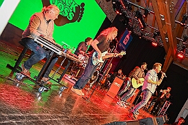 HDK JeckUnterStrom 2026- 28 29  Erst wir - dann Köln - Der kölsche Karneval gab sich im Kultur- und Bürgerzentrum Duisburg-Süd Steinhof Huckingen e.V. die Klinke in die Hand. Wir, mit Prinz Toni I., vertraten standesgemäß den Duisburger Karneval bei der dritten Auflage von „Jeck unter Strom“. : DVPJ, Toni I, Kinderprinz Juls I., Juls I., Prinzessin, Aileen I., Prinzessin Aileen I., HDK, Duisburg, Karneval, Helau, Tollität, Event, Session 2025, Session 2026, Hauptausschuss, Gemeinschaft, Hauptausschuss Karneval Duisburg, Duisburg ist echt