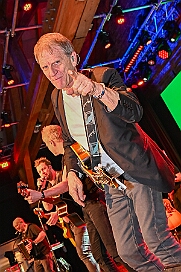 HDK JeckUnterStrom 2026- 28 39  Erst wir - dann Köln - Der kölsche Karneval gab sich im Kultur- und Bürgerzentrum Duisburg-Süd Steinhof Huckingen e.V. die Klinke in die Hand. Wir, mit Prinz Toni I., vertraten standesgemäß den Duisburger Karneval bei der dritten Auflage von „Jeck unter Strom“. : DVPJ, Toni I, Kinderprinz Juls I., Juls I., Prinzessin, Aileen I., Prinzessin Aileen I., HDK, Duisburg, Karneval, Helau, Tollität, Event, Session 2025, Session 2026, Hauptausschuss, Gemeinschaft, Hauptausschuss Karneval Duisburg, Duisburg ist echt