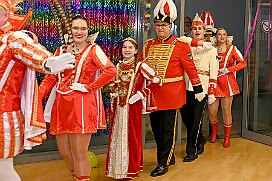 Empf DU Kontor 2026- 01-28 04  Empfang Duisburg Kontor - Traditioneller Prinzenempfang bei Duisburg Kontor im CityPalais. Uwe Kluge, Geschäftsführer von Duisburg Kontor, begrüßte zusammen mit Christoph Späh Stadtprinz Toni I. und die Kinderprinzencrew in der VIP-Lounge des CityPalais.  : DVPJ, Holger II, Kinderprinz Phil II., Prinzessin, Mia I., Prinzessin Mia I., HDK, Duisburg, Karneval, Helau, Tollität, Event, Session 2024, Session 2025, Hauptausschuss, Gemeinschaft, Hauptausschuss Karneval Duisburg, Duisburg ist echt