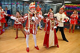 Empf DU Kontor 2026- 01-28 10  Empfang Duisburg Kontor - Traditioneller Prinzenempfang bei Duisburg Kontor im CityPalais. Uwe Kluge, Geschäftsführer von Duisburg Kontor, begrüßte zusammen mit Christoph Späh Stadtprinz Toni I. und die Kinderprinzencrew in der VIP-Lounge des CityPalais.  : DVPJ, Holger II, Kinderprinz Phil II., Prinzessin, Mia I., Prinzessin Mia I., HDK, Duisburg, Karneval, Helau, Tollität, Event, Session 2024, Session 2025, Hauptausschuss, Gemeinschaft, Hauptausschuss Karneval Duisburg, Duisburg ist echt