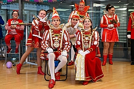 Empf DU Kontor 2026- 01-28 15  Empfang Duisburg Kontor - Traditioneller Prinzenempfang bei Duisburg Kontor im CityPalais. Uwe Kluge, Geschäftsführer von Duisburg Kontor, begrüßte zusammen mit Christoph Späh Stadtprinz Toni I. und die Kinderprinzencrew in der VIP-Lounge des CityPalais.  : DVPJ, Holger II, Kinderprinz Phil II., Prinzessin, Mia I., Prinzessin Mia I., HDK, Duisburg, Karneval, Helau, Tollität, Event, Session 2024, Session 2025, Hauptausschuss, Gemeinschaft, Hauptausschuss Karneval Duisburg, Duisburg ist echt