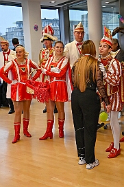 Empf DU Kontor 2026- 01-28 30  Empfang Duisburg Kontor - Traditioneller Prinzenempfang bei Duisburg Kontor im CityPalais. Uwe Kluge, Geschäftsführer von Duisburg Kontor, begrüßte zusammen mit Christoph Späh Stadtprinz Toni I. und die Kinderprinzencrew in der VIP-Lounge des CityPalais.  : DVPJ, Holger II, Kinderprinz Phil II., Prinzessin, Mia I., Prinzessin Mia I., HDK, Duisburg, Karneval, Helau, Tollität, Event, Session 2024, Session 2025, Hauptausschuss, Gemeinschaft, Hauptausschuss Karneval Duisburg, Duisburg ist echt