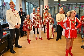 Empf DU Kontor 2026- 01-28 33  Empfang Duisburg Kontor - Traditioneller Prinzenempfang bei Duisburg Kontor im CityPalais. Uwe Kluge, Geschäftsführer von Duisburg Kontor, begrüßte zusammen mit Christoph Späh Stadtprinz Toni I. und die Kinderprinzencrew in der VIP-Lounge des CityPalais.  : DVPJ, Holger II, Kinderprinz Phil II., Prinzessin, Mia I., Prinzessin Mia I., HDK, Duisburg, Karneval, Helau, Tollität, Event, Session 2024, Session 2025, Hauptausschuss, Gemeinschaft, Hauptausschuss Karneval Duisburg, Duisburg ist echt
