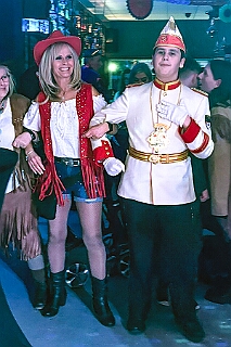 02 Karnevalsp Buddys 2026-01-30 08  Party, Party, Party…. - Am Freitag 30. Januar waren wir zuerst auf der Damenparty von den Marxloher-Jecken in der Unterkirche St. Barbara in Fahrn. Danach ging es in die Eventlocation „BUDDY´S“ in Meiderich, „Karnevals-Party“ mit DJ Holger, der ehemaligen Tollität Holger II. von 2025.