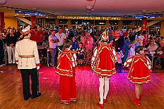 01 Karnevass BG Wanheimero 2026- 01-31 04  Samstags Tour, 31. Januar  -Kurz nach 19 Uhr gegangen wir den Abend in der Gesamtschule an der Falkstraße, mit der Karnevalssitzung der KG Blau-Gold. Danach führte uns der Weg in die Clauberg-Halle in Hamborn. Die 1.Gr. KG Rot-Weiß Hamborn-Marxloh hatte zum „Kostümfest“ geladen. Genau wie danach im Gertrud-Bäumer-Berufskolleg die KG Königreich Duissern. : DVPJ, Toni I, Kinderprinz Juls I., Juls I., Prinzessin, Aileen I., Prinzessin Aileen I., HDK, Duisburg, Karneval, Helau, Tollität, Event, Session 2025, Session 2026, Hauptausschuss, Gemeinschaft, Hauptausschuss Karneval Duisburg, Duisburg ist echt