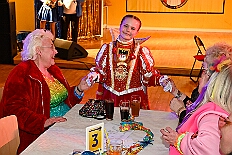 01 Karnevass BG Wanheimero 2026- 01-31 12  Samstags Tour, 31. Januar  -Kurz nach 19 Uhr gegangen wir den Abend in der Gesamtschule an der Falkstraße, mit der Karnevalssitzung der KG Blau-Gold. Danach führte uns der Weg in die Clauberg-Halle in Hamborn. Die 1.Gr. KG Rot-Weiß Hamborn-Marxloh hatte zum „Kostümfest“ geladen. Genau wie danach im Gertrud-Bäumer-Berufskolleg die KG Königreich Duissern. : DVPJ, Toni I, Kinderprinz Juls I., Juls I., Prinzessin, Aileen I., Prinzessin Aileen I., HDK, Duisburg, Karneval, Helau, Tollität, Event, Session 2025, Session 2026, Hauptausschuss, Gemeinschaft, Hauptausschuss Karneval Duisburg, Duisburg ist echt