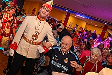 01 Karnevass BG Wanheimero 2026- 01-31 13  Samstags Tour, 31. Januar  -Kurz nach 19 Uhr gegangen wir den Abend in der Gesamtschule an der Falkstraße, mit der Karnevalssitzung der KG Blau-Gold. Danach führte uns der Weg in die Clauberg-Halle in Hamborn. Die 1.Gr. KG Rot-Weiß Hamborn-Marxloh hatte zum „Kostümfest“ geladen. Genau wie danach im Gertrud-Bäumer-Berufskolleg die KG Königreich Duissern. : DVPJ, Toni I, Kinderprinz Juls I., Juls I., Prinzessin, Aileen I., Prinzessin Aileen I., HDK, Duisburg, Karneval, Helau, Tollität, Event, Session 2025, Session 2026, Hauptausschuss, Gemeinschaft, Hauptausschuss Karneval Duisburg, Duisburg ist echt