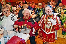 01 Karnevass BG Wanheimero 2026- 01-31 14  Samstags Tour, 31. Januar  -Kurz nach 19 Uhr gegangen wir den Abend in der Gesamtschule an der Falkstraße, mit der Karnevalssitzung der KG Blau-Gold. Danach führte uns der Weg in die Clauberg-Halle in Hamborn. Die 1.Gr. KG Rot-Weiß Hamborn-Marxloh hatte zum „Kostümfest“ geladen. Genau wie danach im Gertrud-Bäumer-Berufskolleg die KG Königreich Duissern. : DVPJ, Toni I, Kinderprinz Juls I., Juls I., Prinzessin, Aileen I., Prinzessin Aileen I., HDK, Duisburg, Karneval, Helau, Tollität, Event, Session 2025, Session 2026, Hauptausschuss, Gemeinschaft, Hauptausschuss Karneval Duisburg, Duisburg ist echt