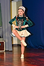 03 Kostuemf KG KoenigDuissern 2026- 01-31 02  Samstags Tour, 31. Januar  -Kurz nach 19 Uhr gegangen wir den Abend in der Gesamtschule an der Falkstraße, mit der Karnevalssitzung der KG Blau-Gold. Danach führte uns der Weg in die Clauberg-Halle in Hamborn. Die 1.Gr. KG Rot-Weiß Hamborn-Marxloh hatte zum „Kostümfest“ geladen. Genau wie danach im Gertrud-Bäumer-Berufskolleg die KG Königreich Duissern. : DVPJ, Toni I, Kinderprinz Juls I., Juls I., Prinzessin, Aileen I., Prinzessin Aileen I., HDK, Duisburg, Karneval, Helau, Tollität, Event, Session 2025, Session 2026, Hauptausschuss, Gemeinschaft, Hauptausschuss Karneval Duisburg, Duisburg ist echt