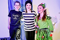 03 Kostuemf KG KoenigDuissern 2026- 01-31 10  Samstags Tour, 31. Januar  -Kurz nach 19 Uhr gegangen wir den Abend in der Gesamtschule an der Falkstraße, mit der Karnevalssitzung der KG Blau-Gold. Danach führte uns der Weg in die Clauberg-Halle in Hamborn. Die 1.Gr. KG Rot-Weiß Hamborn-Marxloh hatte zum „Kostümfest“ geladen. Genau wie danach im Gertrud-Bäumer-Berufskolleg die KG Königreich Duissern. : DVPJ, Toni I, Kinderprinz Juls I., Juls I., Prinzessin, Aileen I., Prinzessin Aileen I., HDK, Duisburg, Karneval, Helau, Tollität, Event, Session 2025, Session 2026, Hauptausschuss, Gemeinschaft, Hauptausschuss Karneval Duisburg, Duisburg ist echt