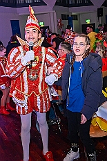 03 Kostuemf KG KoenigDuissern 2026- 01-31 14  Samstags Tour, 31. Januar  -Kurz nach 19 Uhr gegangen wir den Abend in der Gesamtschule an der Falkstraße, mit der Karnevalssitzung der KG Blau-Gold. Danach führte uns der Weg in die Clauberg-Halle in Hamborn. Die 1.Gr. KG Rot-Weiß Hamborn-Marxloh hatte zum „Kostümfest“ geladen. Genau wie danach im Gertrud-Bäumer-Berufskolleg die KG Königreich Duissern. : DVPJ, Toni I, Kinderprinz Juls I., Juls I., Prinzessin, Aileen I., Prinzessin Aileen I., HDK, Duisburg, Karneval, Helau, Tollität, Event, Session 2025, Session 2026, Hauptausschuss, Gemeinschaft, Hauptausschuss Karneval Duisburg, Duisburg ist echt