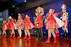 03 Kostuemf KG KoenigDuissern 2026- 01-31 19  Samstags Tour, 31. Januar  -Kurz nach 19 Uhr gegangen wir den Abend in der Gesamtschule an der Falkstraße, mit der Karnevalssitzung der KG Blau-Gold. Danach führte uns der Weg in die Clauberg-Halle in Hamborn. Die 1.Gr. KG Rot-Weiß Hamborn-Marxloh hatte zum „Kostümfest“ geladen. Genau wie danach im Gertrud-Bäumer-Berufskolleg die KG Königreich Duissern. : DVPJ, Toni I, Kinderprinz Juls I., Juls I., Prinzessin, Aileen I., Prinzessin Aileen I., HDK, Duisburg, Karneval, Helau, Tollität, Event, Session 2025, Session 2026, Hauptausschuss, Gemeinschaft, Hauptausschuss Karneval Duisburg, Duisburg ist echt